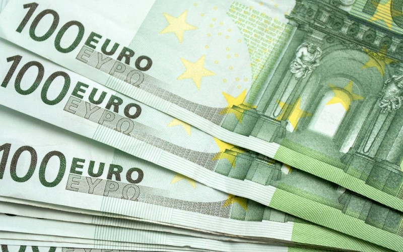 Τα νέα χαρτονομίσματα των 100 και 200 ευρώ