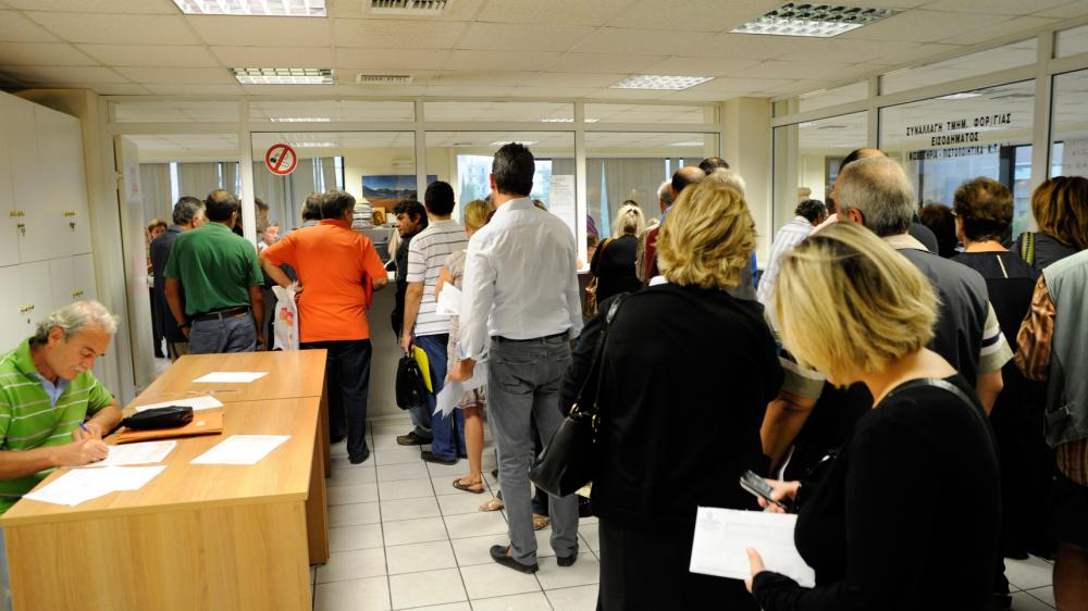 Με κάρτα θα μπαίνουμε στις εφορίες από το φθινόπωρο
